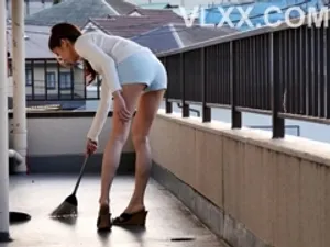 Nhậu say, cô em gái ngủ nhầm phòng anh trai...